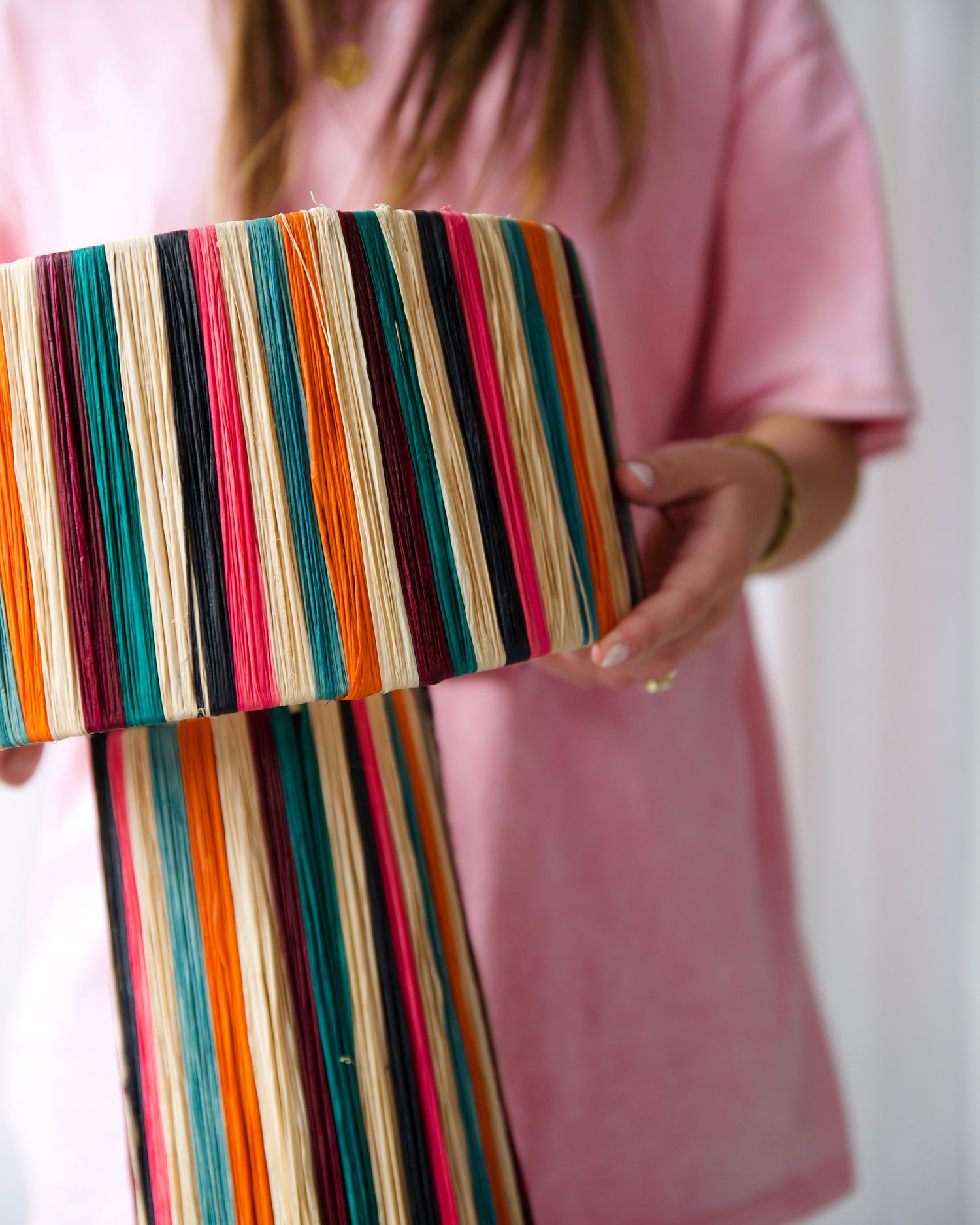 Boande raffia tafellamp uit Marokko.