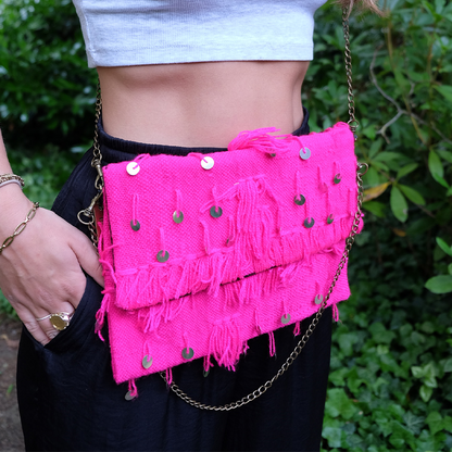 Roze Adora blush tas met lovertjes handgemaakt van een handira kleed uit Marokko. 