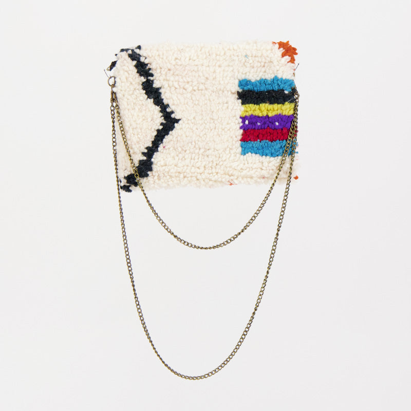 Handgemaakte Colourstone tas, vervaardigd van 100% schapenwol en gemaakt van Oued Zem-kleden uit Marokko. 
