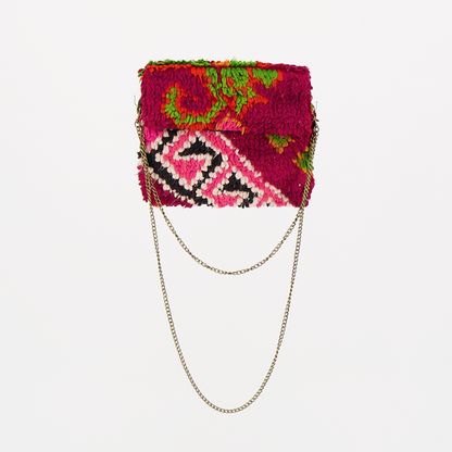 Handgemaakte Oasis tas, gemaakt van kleurrijke vintage Boujaad-kleden van 100% schapenwol uit Marokko, met unieke patronen en kleuren.