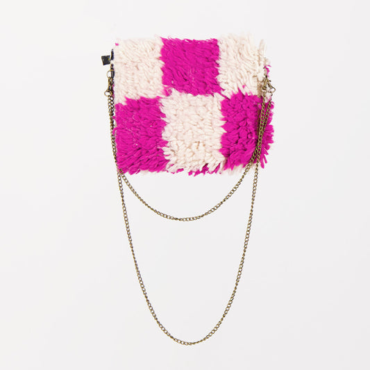 Handgemaakte Pink Nomad tas met roze-wit geblokt patroon, gemaakt van checkered kleden.