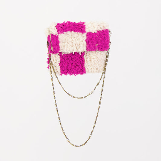 Handgemaakte Pink Nomad tas met roze-wit geblokt patroon, gemaakt van checkered kleden.